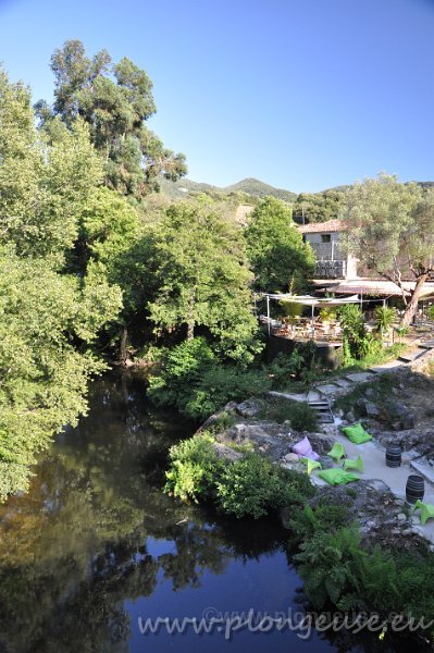 Restaurant au bord du Taravo.JPG